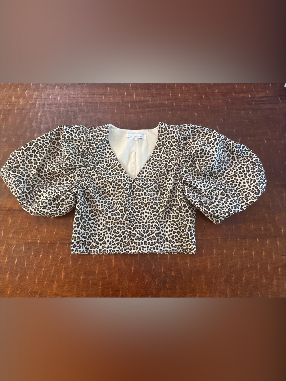 Endless Rose Anthropology Ladies Sm Leopard Print V-Neck Puff Sleeve Crop Top